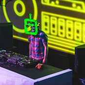 Shit Robot - List pictures