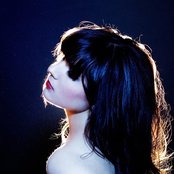 Louise Burns - List pictures