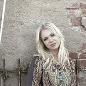 Chloe Johns - List pictures