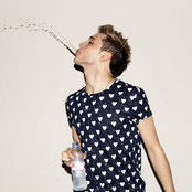 Elyar Fox - List pictures