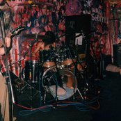 Zeni Geva - List pictures