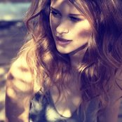 Lia Ices - List pictures