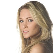 Tara Oram - List pictures