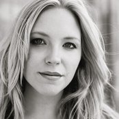 Stephanie Smith - List pictures