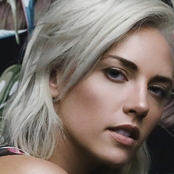 Chelsea Lankes - List pictures