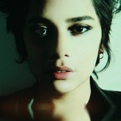 Vicci Martinez - List pictures