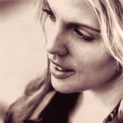 Anika Paris - List pictures