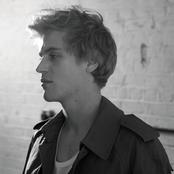 Johnny Flynn - List pictures