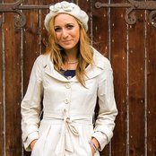 Emma Stevens - List pictures