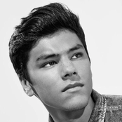 Jamie Isaac - List pictures