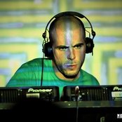 Phaeleh - List pictures