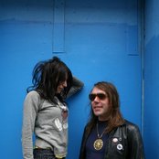 Dirty Ghosts - List pictures