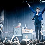 Kids In Glass Houses - List pictures