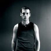 Ashley Macisaac - List pictures