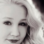Raelynn - List pictures