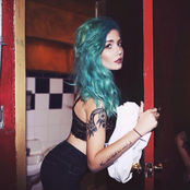 Halsey - List pictures