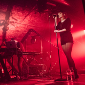 Chvrches - List pictures