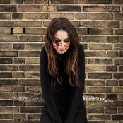 Red Page - List pictures