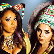 Daphne & Celeste - List pictures