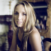Ashley Monroe - List pictures