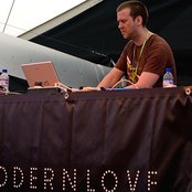 Claro Intelecto - List pictures