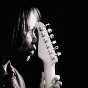 Joan Armatrading - List pictures