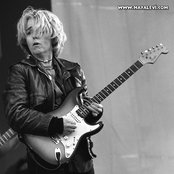 Debbie Davies - List pictures