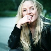Kerry Ellis - List pictures