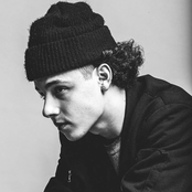 Nyck Caution - List pictures