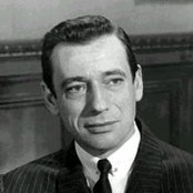 Yves Montand - List pictures