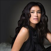 Asia Cruz - List pictures