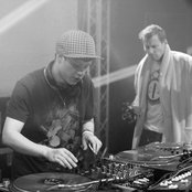 Rustie - List pictures