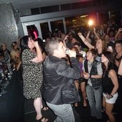 God-des And She - List pictures