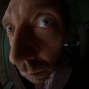 Hugh Laurie - List pictures