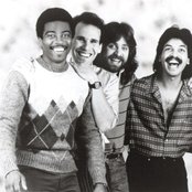 Yellowjackets - List pictures