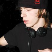 Cast - List pictures