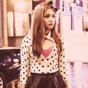 Lee Hi - List pictures