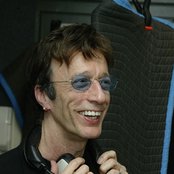 Robin Gibb - List pictures