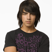 Joe Jonas - List pictures