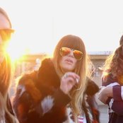 Black Bananas - List pictures