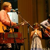 Elizabeth Mitchell - List pictures