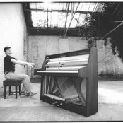 Neil Innes - List pictures