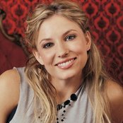 Julie Roberts - List pictures