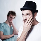 Julian & Der Fux - List pictures
