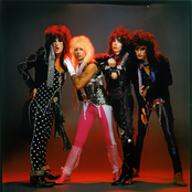 Motley Crue - List pictures