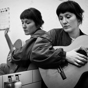Cate Le Bon - List pictures