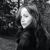 Cyndi Thomson - List pictures