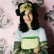 Rosie Thomas - List pictures