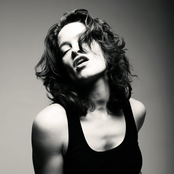 Kirsten Price - List pictures