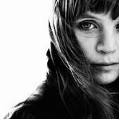 Ingrid Olava - List pictures